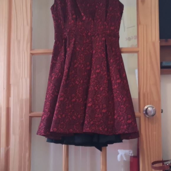 RED DRESS 💃 - Picture 11 of 11